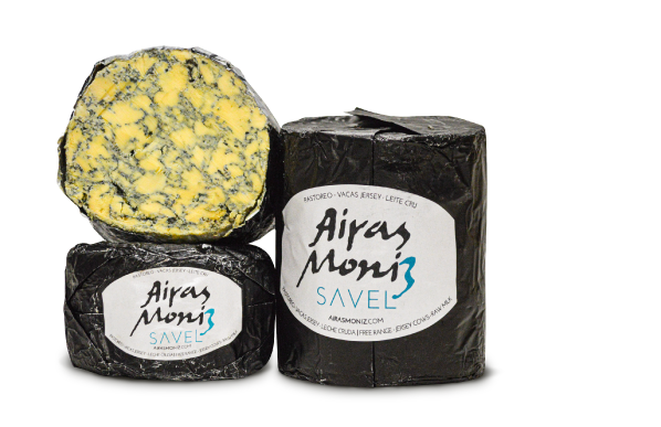 uxio-bravo-seleccion-de-quesos-artesanales-en-galicia-queso-airas-moniz-savel