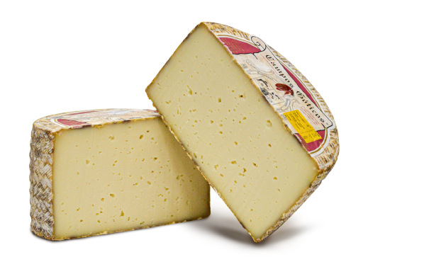 uxio-bravo-seleccion-de-quesos-artesanales-en-galicia-queso-de-oveja-campos-goticos